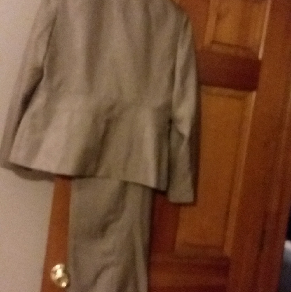 Pant suit